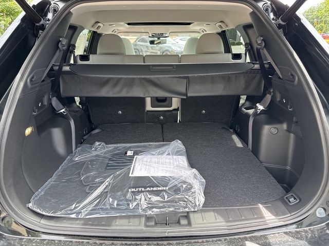 2025 Mitsubishi Outlander Platinum Edition