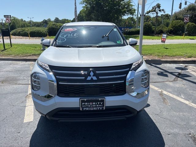 2025 Mitsubishi Outlander ES