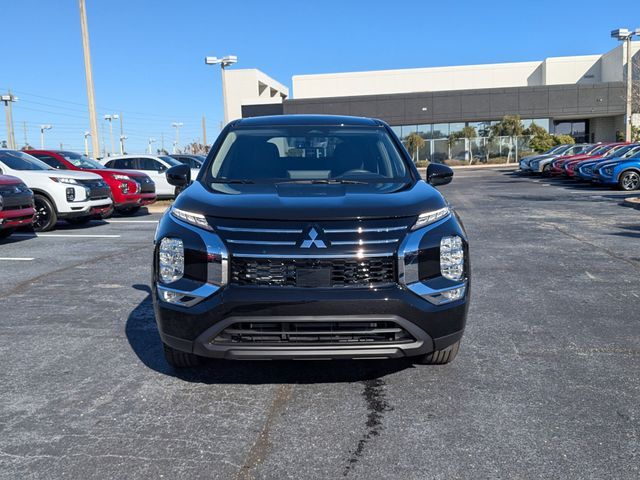 2025 Mitsubishi Outlander ES
