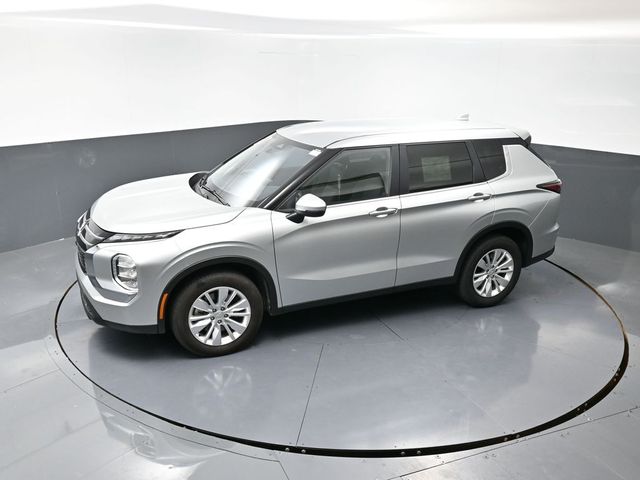 2025 Mitsubishi Outlander ES