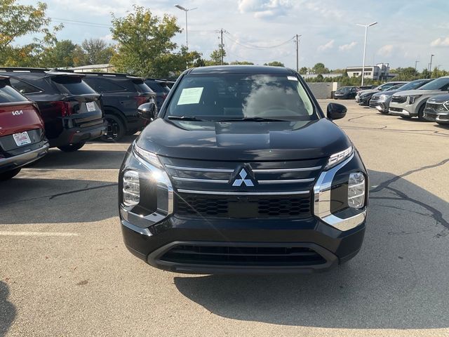 2025 Mitsubishi Outlander ES