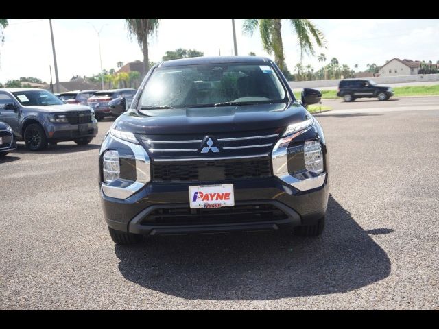 2025 Mitsubishi Outlander ES