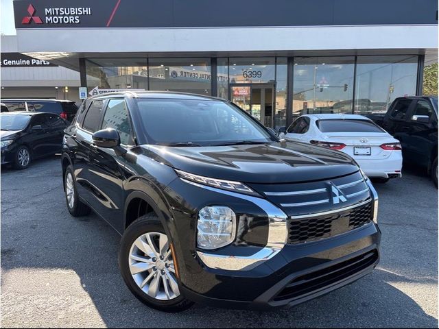2025 Mitsubishi Outlander ES