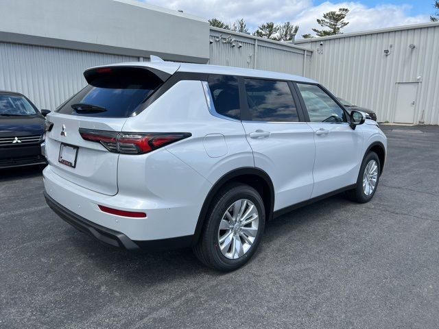 2025 Mitsubishi Outlander ES