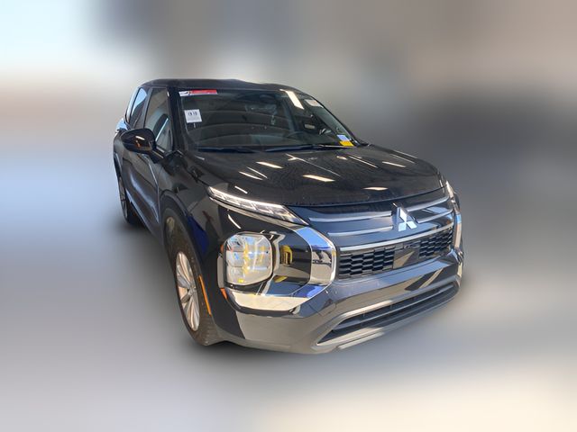 2025 Mitsubishi Outlander ES