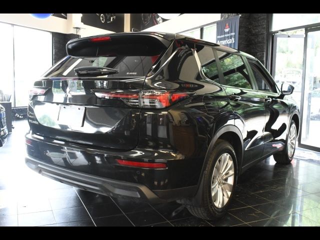 2025 Mitsubishi Outlander ES