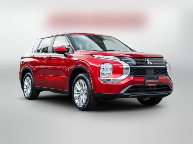 2025 Mitsubishi Outlander ES