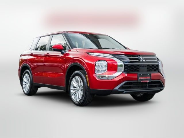 2025 Mitsubishi Outlander ES
