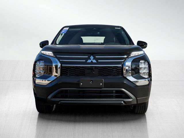 2025 Mitsubishi Outlander ES