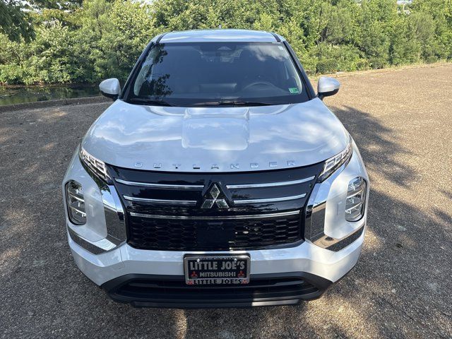 2025 Mitsubishi Outlander ES
