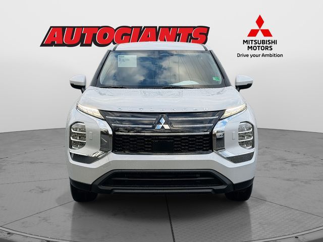 2025 Mitsubishi Outlander ES