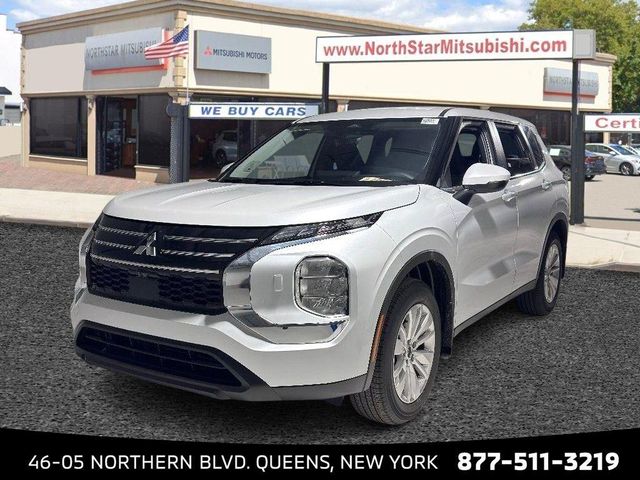 2025 Mitsubishi Outlander ES