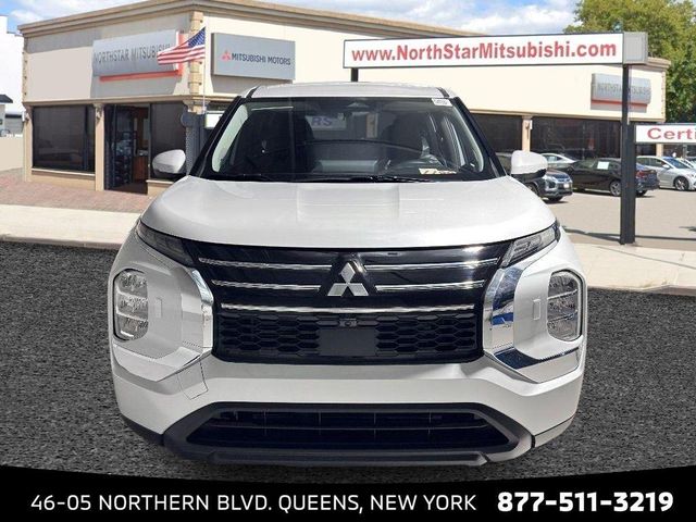 2025 Mitsubishi Outlander ES