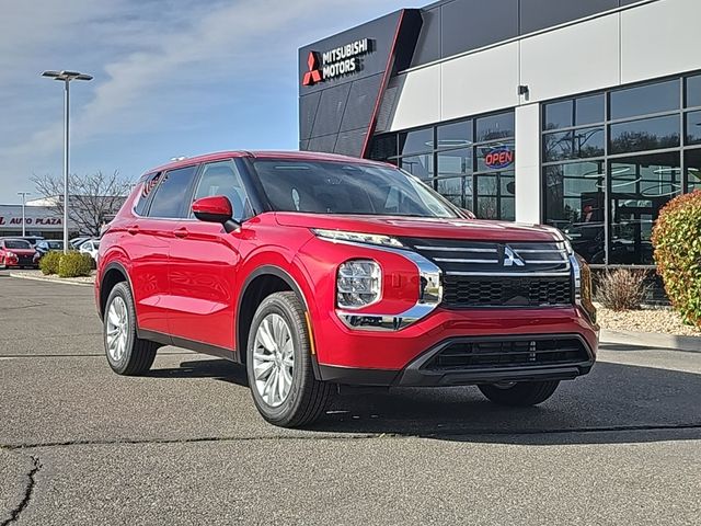 2025 Mitsubishi Outlander ES