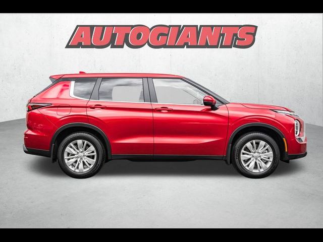 2025 Mitsubishi Outlander ES