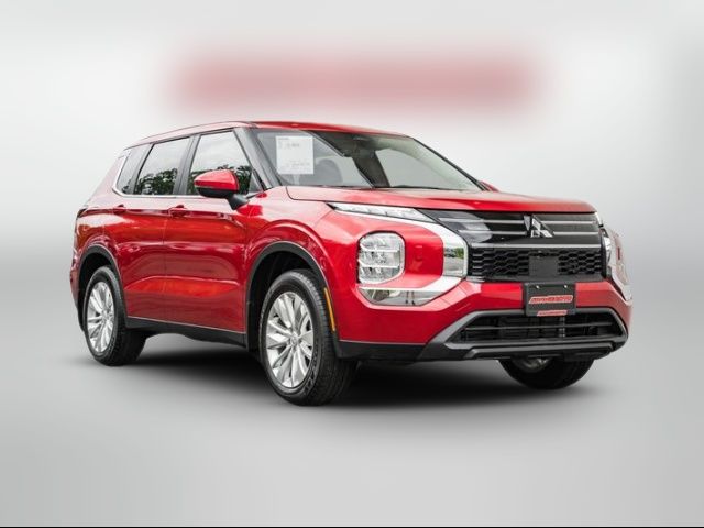 2025 Mitsubishi Outlander ES