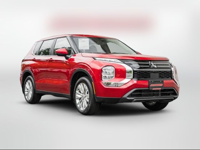2025 Mitsubishi Outlander ES