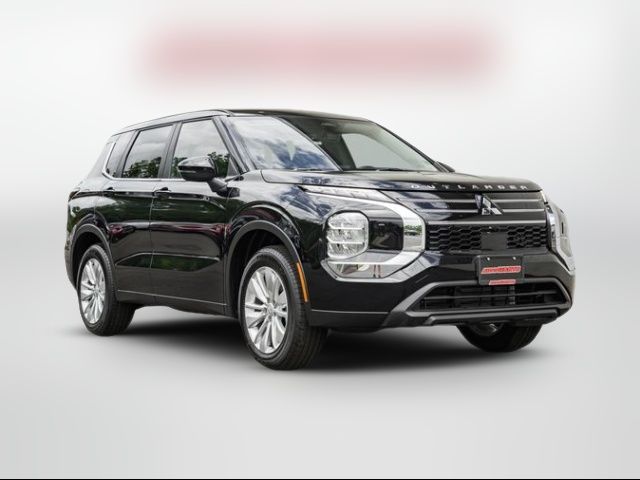 2025 Mitsubishi Outlander ES