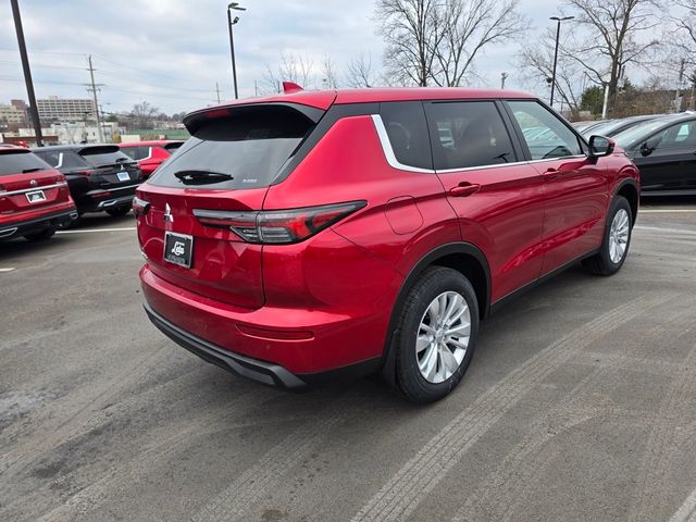 2025 Mitsubishi Outlander ES