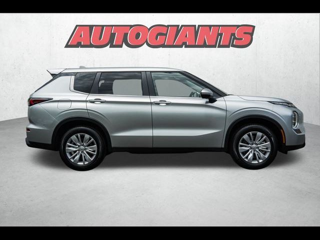 2025 Mitsubishi Outlander ES