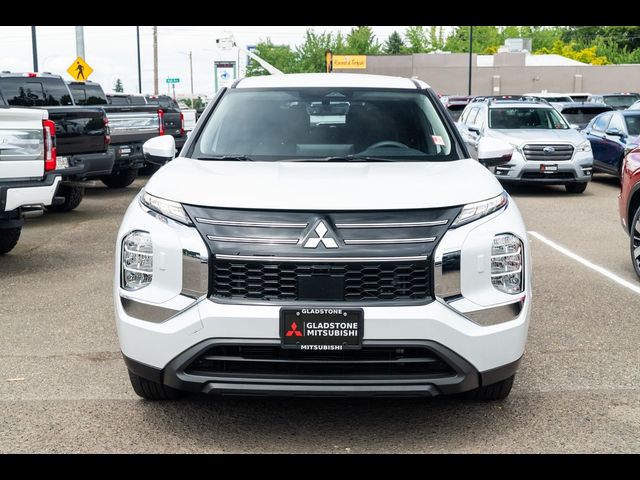 2025 Mitsubishi Outlander ES