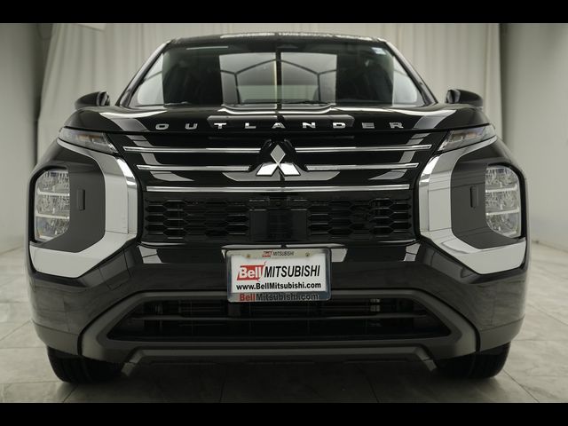 2025 Mitsubishi Outlander ES