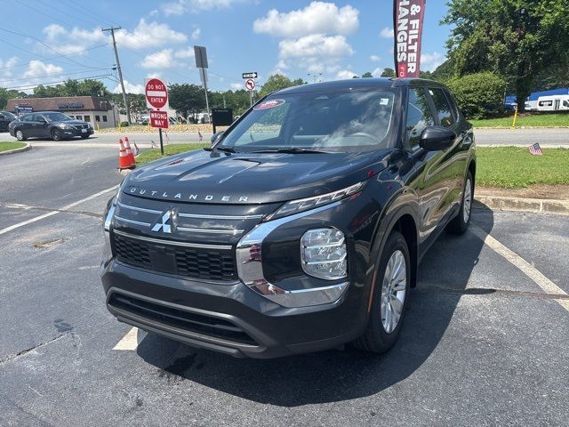 2025 Mitsubishi Outlander ES