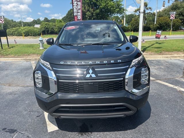 2025 Mitsubishi Outlander ES