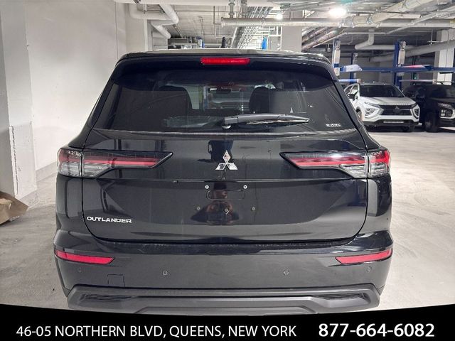 2025 Mitsubishi Outlander ES