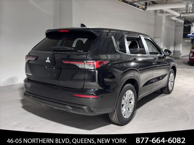 2025 Mitsubishi Outlander ES