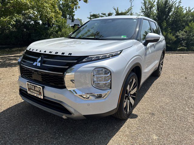2025 Mitsubishi Outlander SE