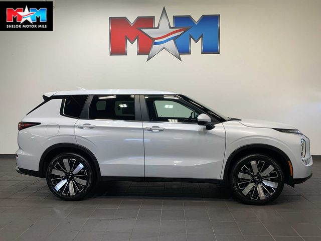 2025 Mitsubishi Outlander SE