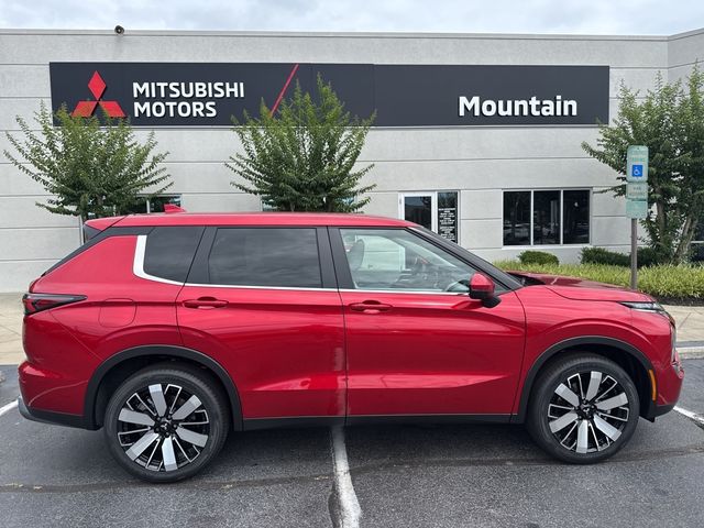 2025 Mitsubishi Outlander SE