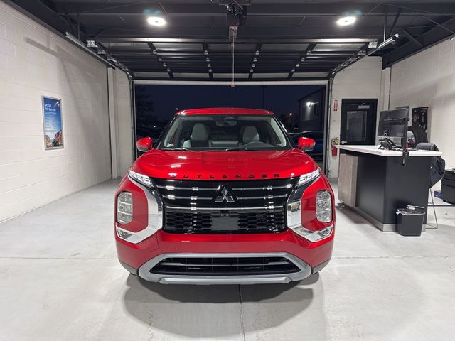 2025 Mitsubishi Outlander SE