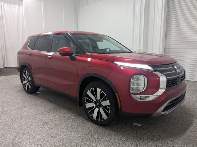 2025 Mitsubishi Outlander SE