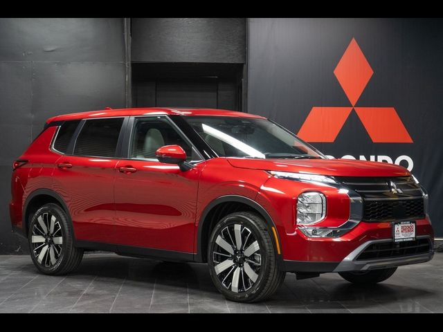 2025 Mitsubishi Outlander SE