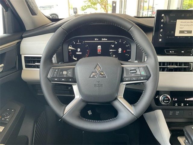2025 Mitsubishi Outlander SE