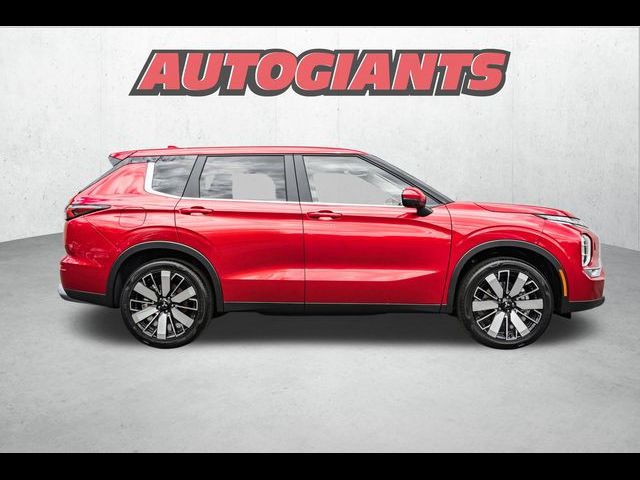 2025 Mitsubishi Outlander SE