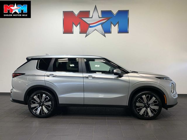 2025 Mitsubishi Outlander SE
