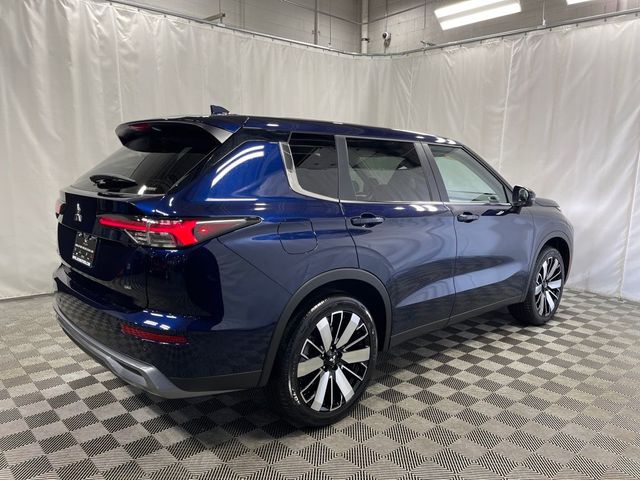 2025 Mitsubishi Outlander SE