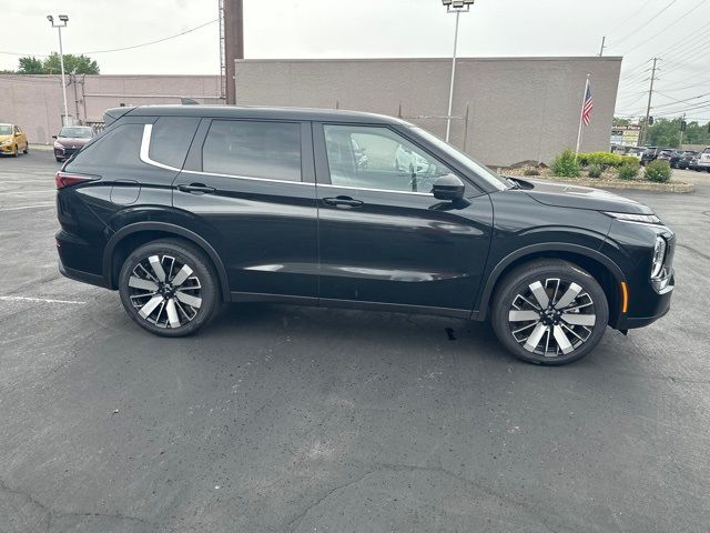 2025 Mitsubishi Outlander SE