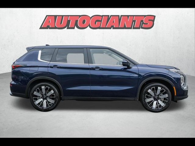 2025 Mitsubishi Outlander SE