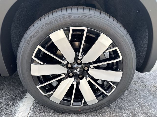 2025 Mitsubishi Outlander SEL