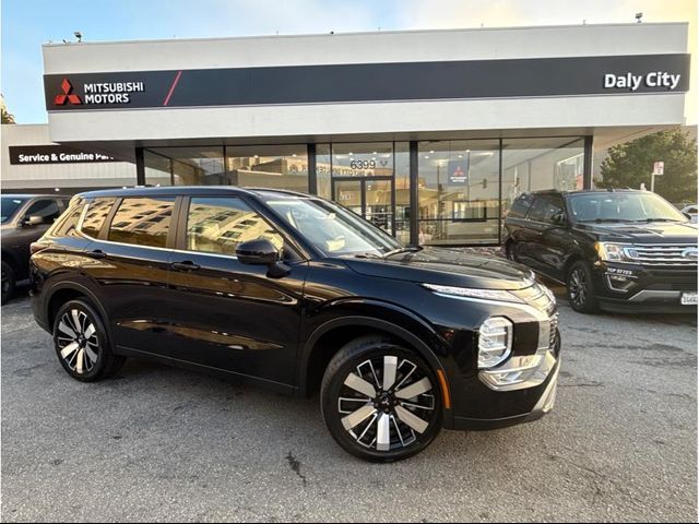 2025 Mitsubishi Outlander SE