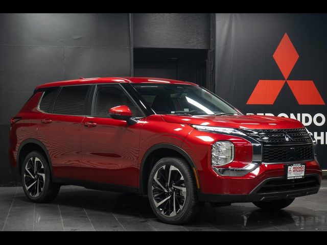 2025 Mitsubishi Outlander Plug-In Hybrid SE