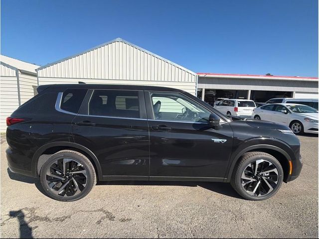 2025 Mitsubishi Outlander Plug-In Hybrid SE