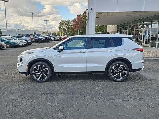 2025 Mitsubishi Outlander Plug-In Hybrid SE