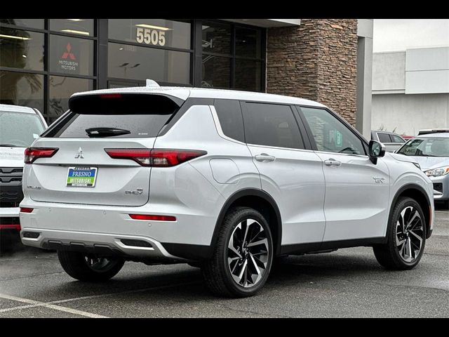 2025 Mitsubishi Outlander Plug-In Hybrid SE