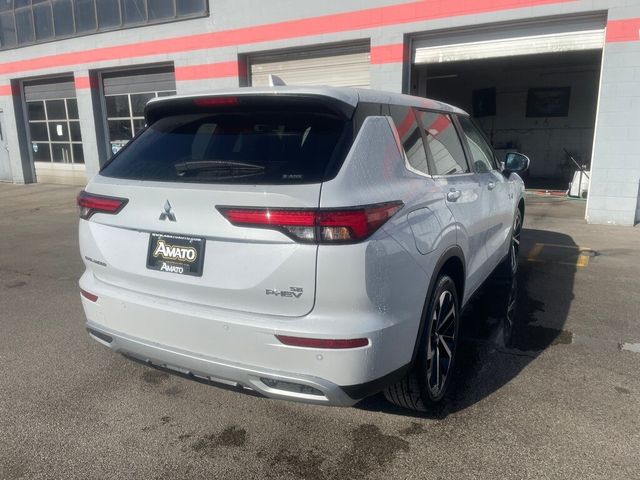 2025 Mitsubishi Outlander Plug-In Hybrid SE