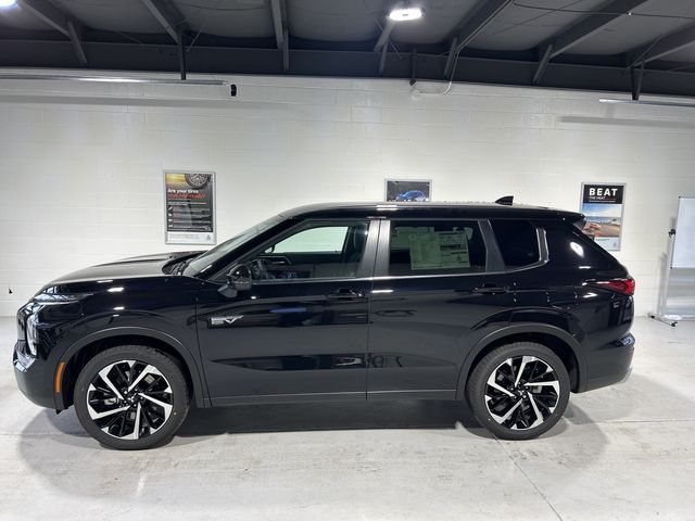 2025 Mitsubishi Outlander Plug-In Hybrid SE